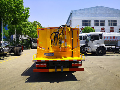 城市清道夫 藍(lán)牌疏通車在現(xiàn)代市政維護(hù)中的關(guān)鍵角色