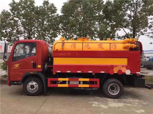 多功能環(huán)衛(wèi)利器 萬州15方聯(lián)合疏通車與8方清洗吸污一體罐深度解析
